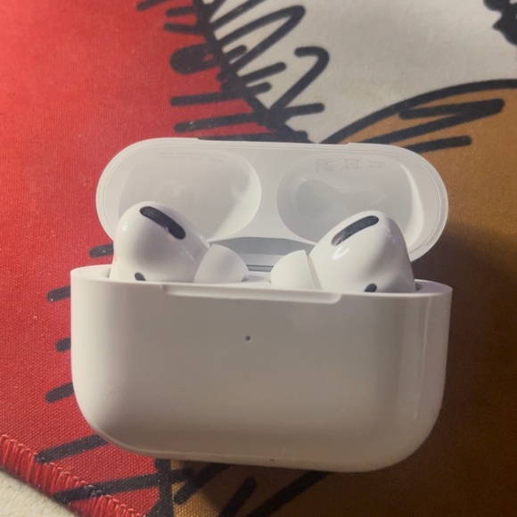AirPod Pro’s - Picture 3 of 4